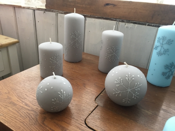 Adventné sviečky snehová vločka guľa šedá 8cm