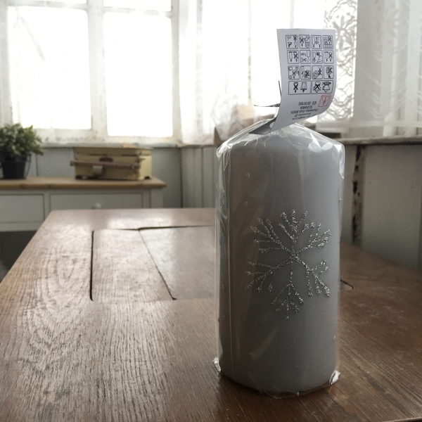 Adventné sviečky snehová vločka valec sivý 7x14cm