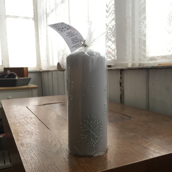 Adventné sviečky snehová vločka valec sivý 7x18cm 