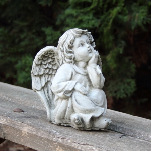 Anjel dekorácia na cintorín