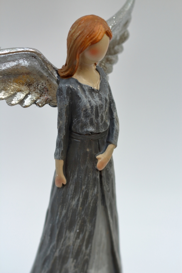 Anjel s šedými šaty XXL Materstvo