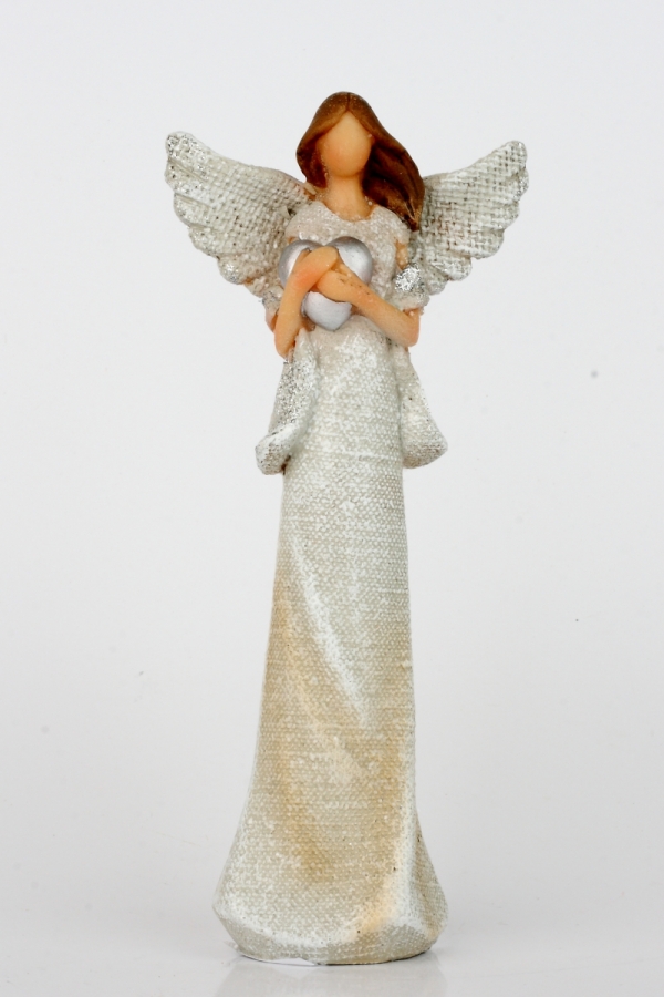 Anjel sa srdcom v dlaniach 18cm