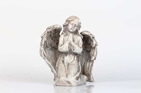 Anjel soška modliaci sa