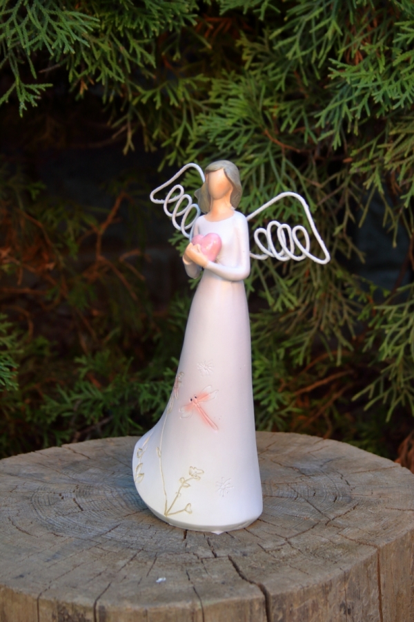 Anjel soška so srdcom 13×21×6,5cm