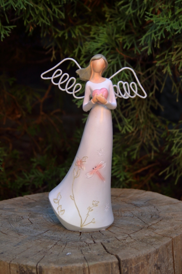 Anjel soška so srdcom 13×21×6,5cm