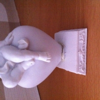 Anjel - srdce odlomené od podstavca