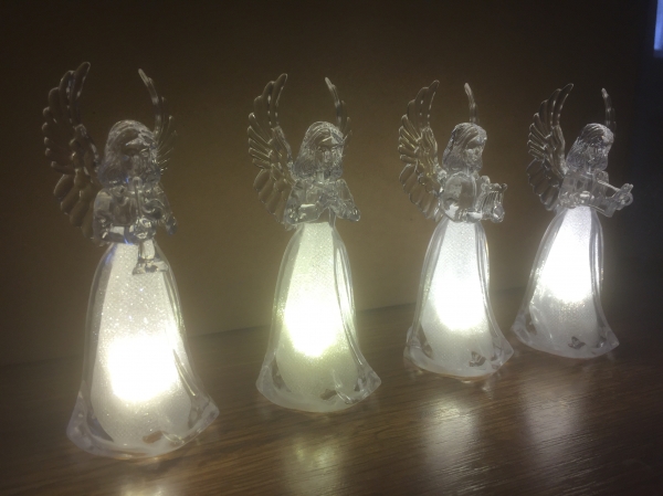 Anjeli dekorácie 11,5cm 4 kusy LED svietiace