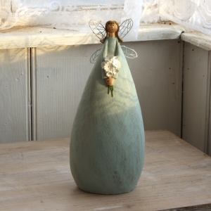 Anjelka v modrých šatách s kyticou 27cm