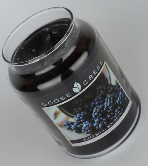 Aromatická sviečka BLACKBERRY BOURBON Goose Creek 680g