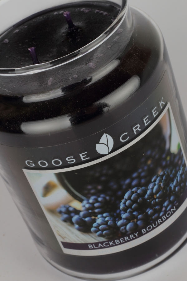 Aromatická sviečka BLACKBERRY BOURBON Goose Creek 680g