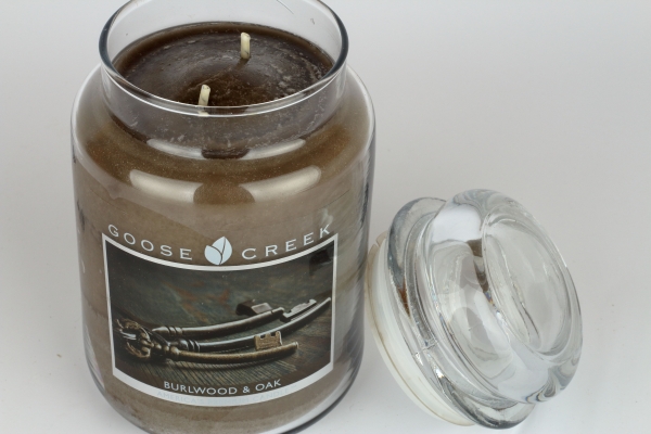 Aromatická sviečka v skle dubov drevo Goose Creek 680g