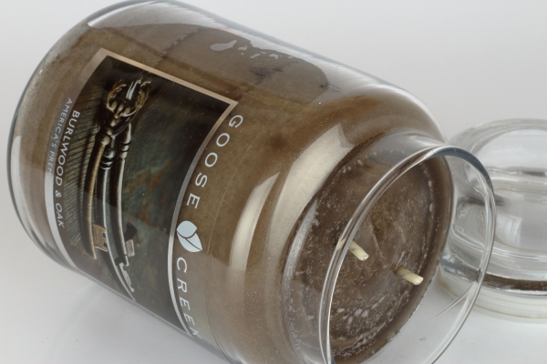 Aromatická sviečka v skle dubov drevo Goose Creek 680g