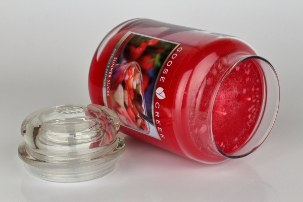 Aromatická sviečka v skle letné plátky Goose Creek 680g