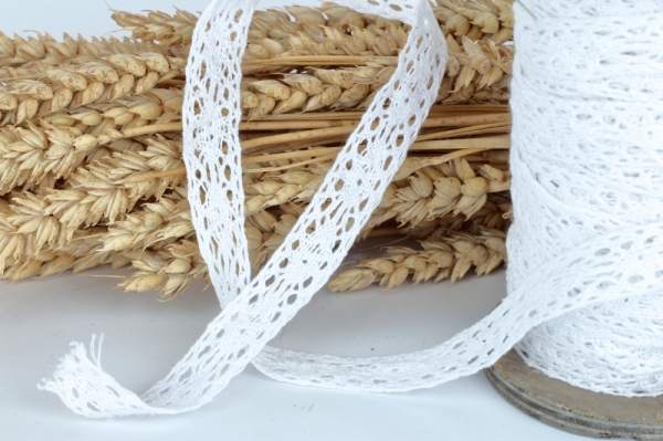 Babičkina čipka na špulke 1,5m