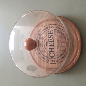 Bambusové doštička na syr s poklopom 17cm - vyradené