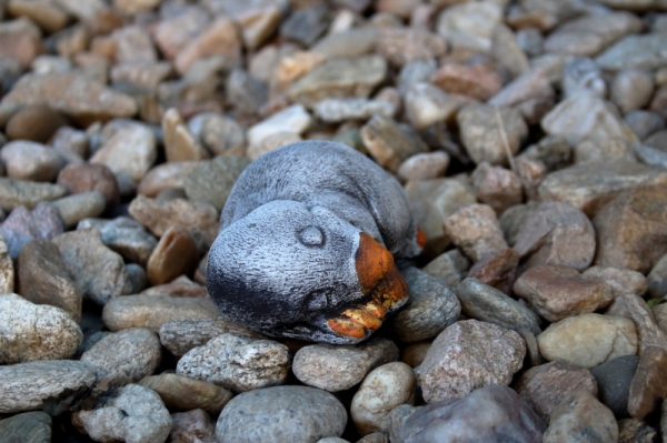 Betónová dekorácie spiace krtek