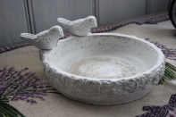 Betónové pítko pre vtáky s motívom ruží 18cm