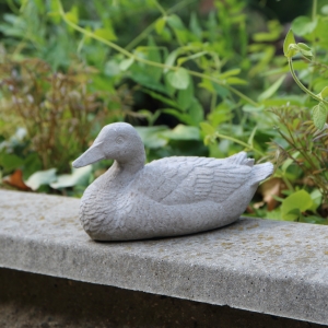Betónové sochy do záhrady Kačica šedá 14,5x7,5x7,5cm