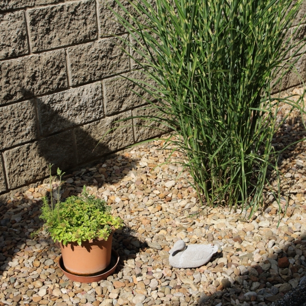 Betónové sochy do záhrady Kačica šedá 14,5x7,5x7,5cm