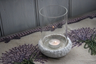 Betónový záhradný svietnik s motívom ruží 15cm