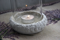 Betónový záhradný svietnik s motívom ruží 15cm