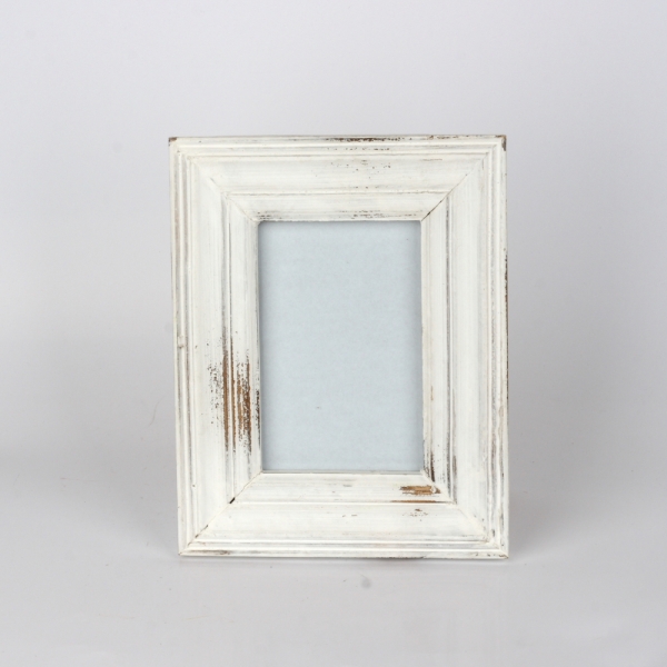 Biely drevený fotorámik s patinou 19x24,5cm