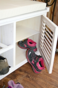 Botník so sedákom 102x36x41cm