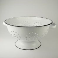 Cedník z bieleho smaltu 28cm