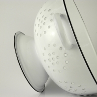 Cedník z bieleho smaltu 28cm