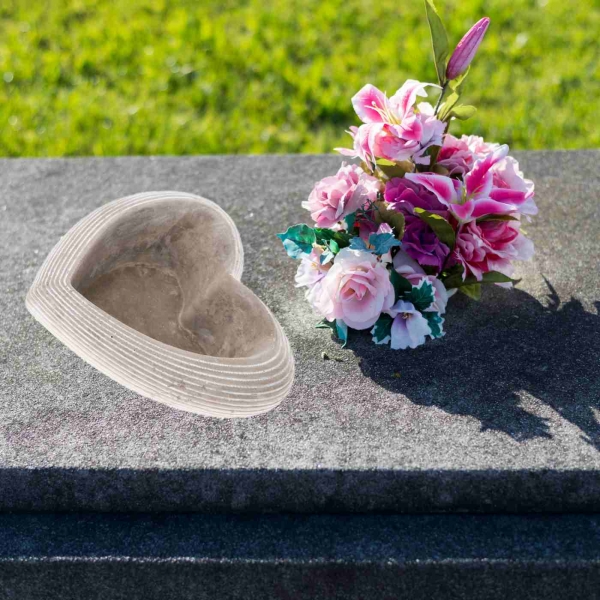 Celoročná dekorácia na hrob z betónu 19 x 19 x 8 cm