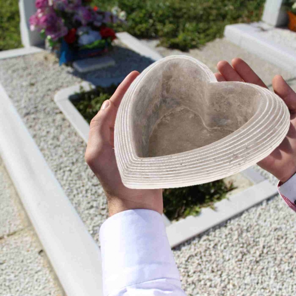 Celoročná dekorácia na hrob z betónu 19 x 19 x 8 cm