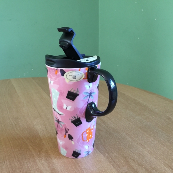 Cestovný hrnček s viečkom Ružová 0,5l