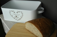 Chlebník kovový s dreveným vekom 32,5x14,5x12cm