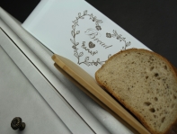 Chlebník kovový s dreveným vekom 32,5x14,5x12cm