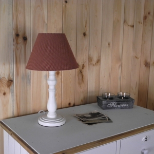 Cylinder na lampu červený - poškodenie