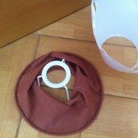 Cylinder na lampu červený - poškodenie