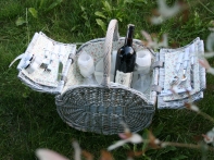 Darček pre novomanželov - piknikový kôš pre 2 osoby