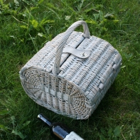 Darček pre novomanželov - piknikový kôš pre 2 osoby