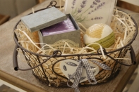 Darčekový kôš - voňavý kozmetický balíček