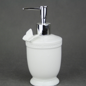 Dávkovač na tekuté mydlo Butterfly 8×17×8cm