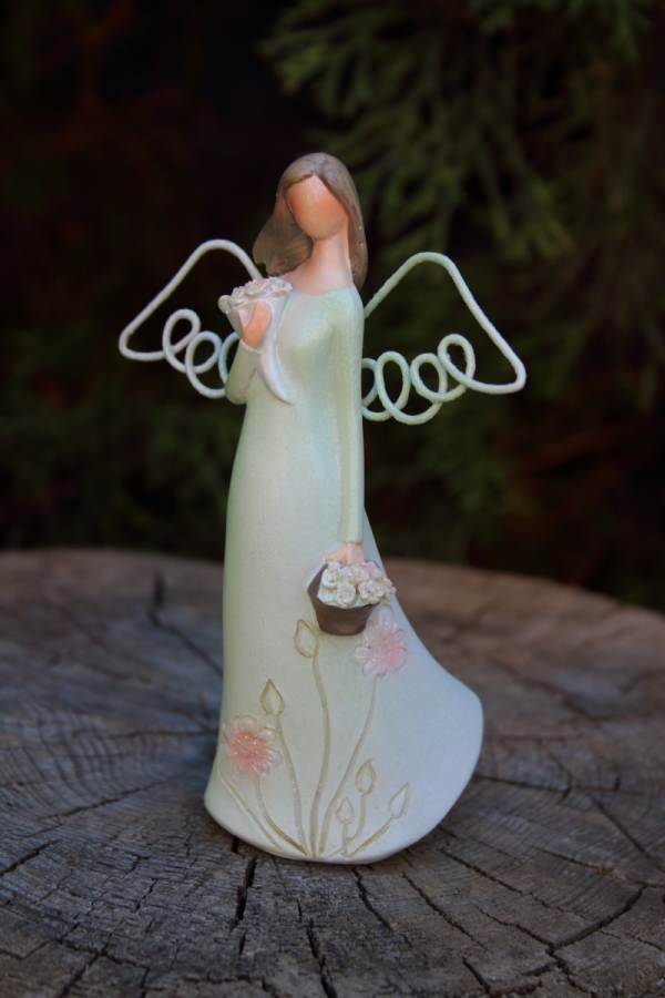 Dekorácia anjel s kvetinami 9×13×4,5cm