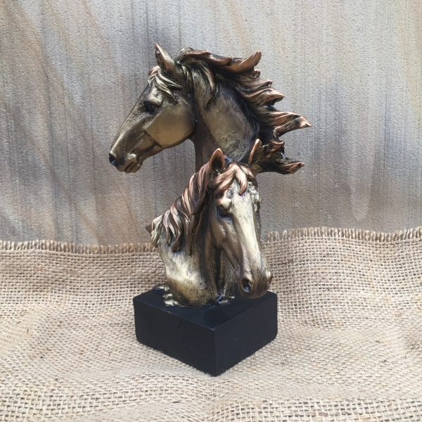 Dekorácia do bytu busta koňa 23cm