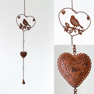 Dekorácie do záhrady záves s vtáčikom 82cm srdca
