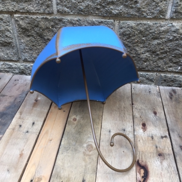 Dekorácia na stôl dáždnik modrý 38cm