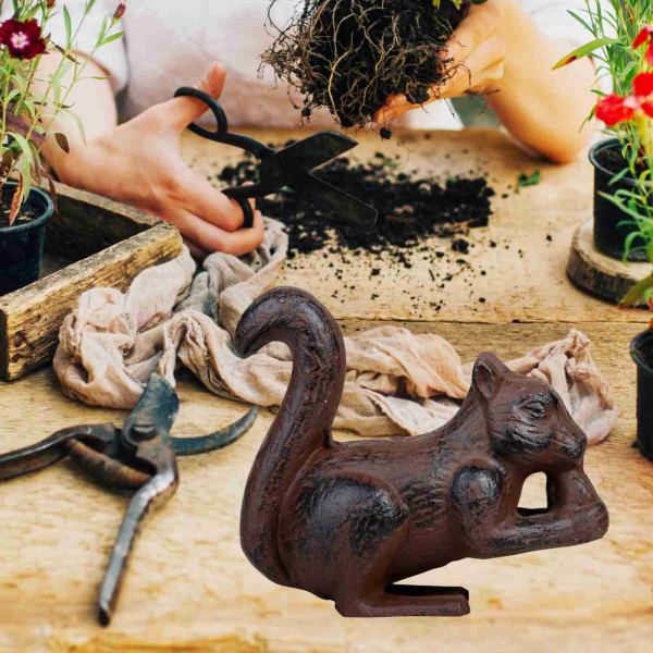 Dekorácia na záhradu - veverička 11,7x5,4x11cm