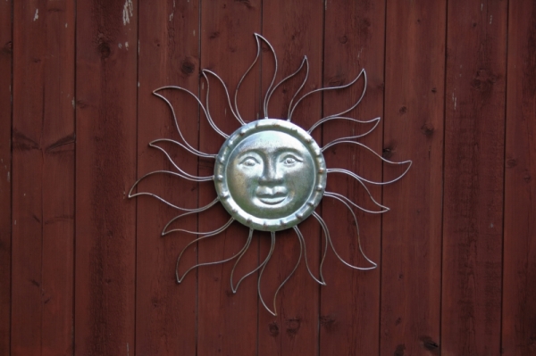 Dekorácia na stenu kovové slnko 51cm