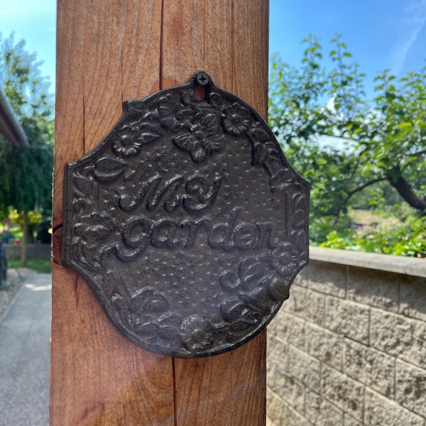 Dekorácia na stenu liatinová 18,5×20×0,5cm