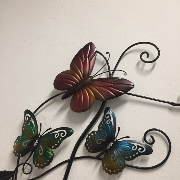 Dekorácia na stenu motýlí hejno 38×74×3cm