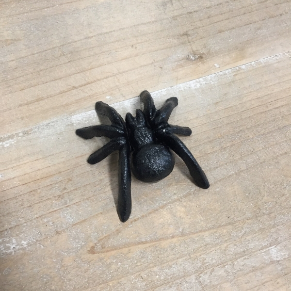 Dekorácia pavúk 7x8x2,5cm