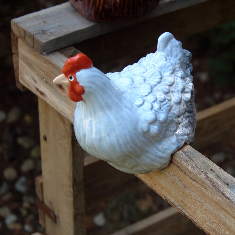 Dekorácie sliepka biela